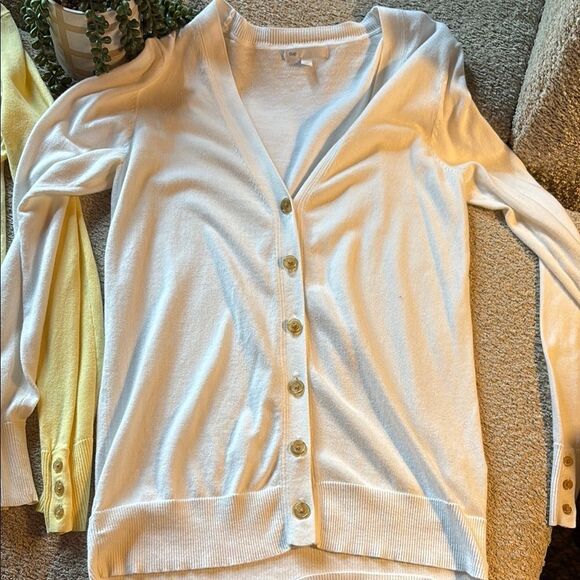 GAP Chic White Button-Up Cardigan - Picture 2 of 9